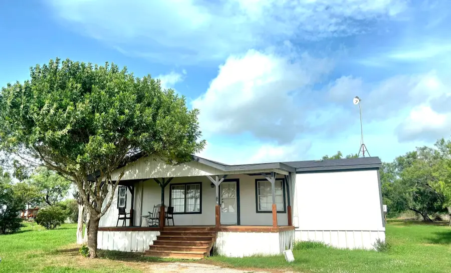 560 S View Street, Lytle, TX 78052 - #2