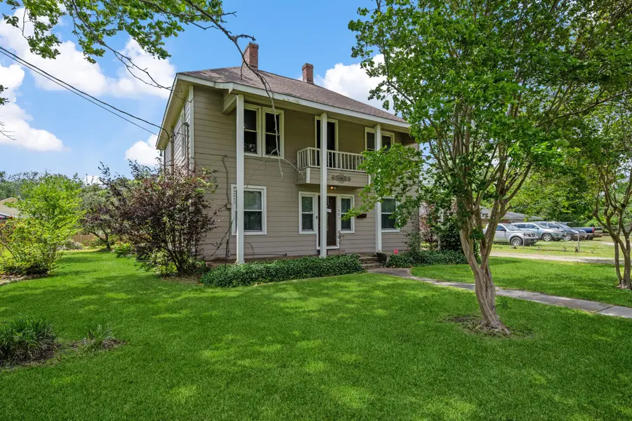 1005 W Clayton Street, Dayton, TX 77535 - #2