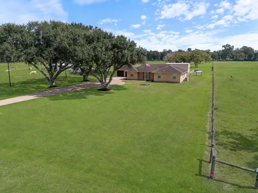 1128 County Road 117, Wharton, TX 77488 - #2