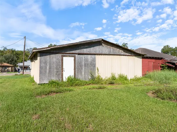 2909 Avenue J P Davis Avenue, Bay City, TX 77414