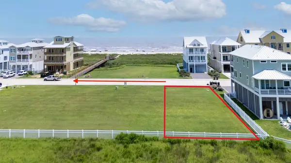 26 Grand Beach Boulevard, Galveston, TX 77550