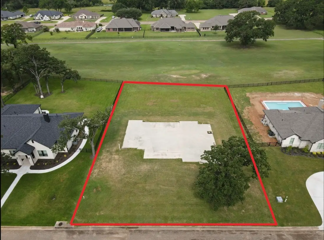 205 Hogan Lane, Hempstead, TX 77445 - Image #1