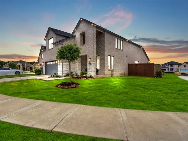 211 Vista Knoll Court, New Caney, TX 77357