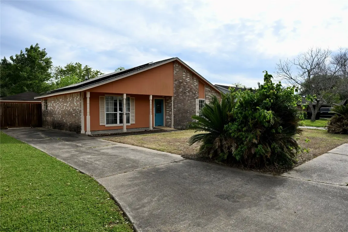 252 Bastrop Street, Angleton, TX 77515 - #1