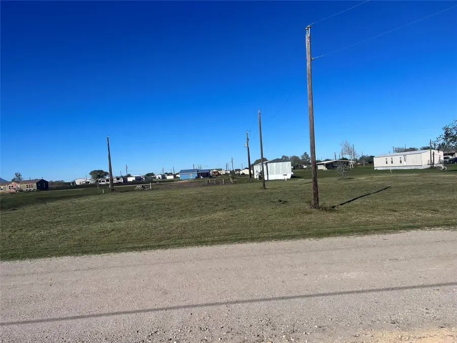 380 Clam Drive, Palacios, TX 77465 - Image #3