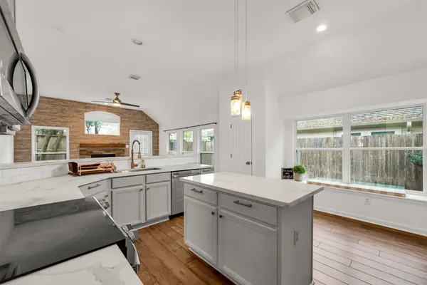 8031 Clarion Way, Houston, TX 77040