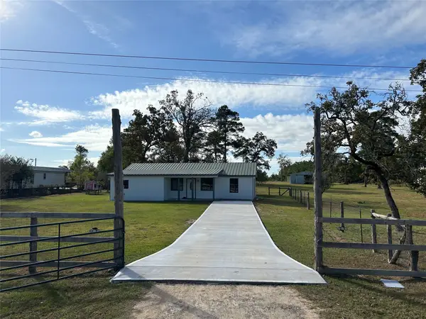 27540 Foxwood Drive, Waller, TX 77484