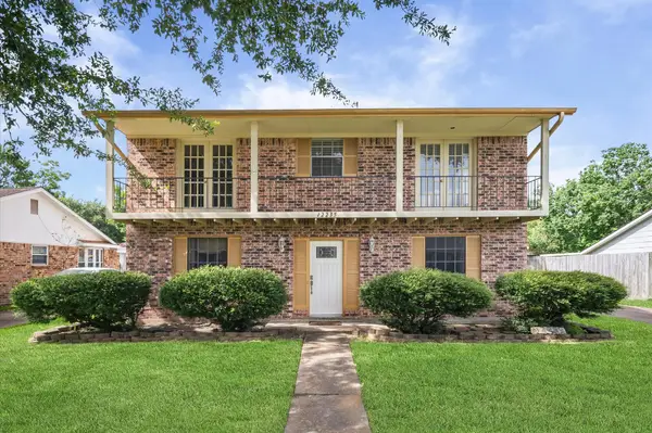 12235 Alston Drive, Meadows Place, TX 77477