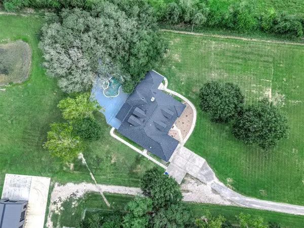 16610 Meadow Lane, Danbury, TX 77534