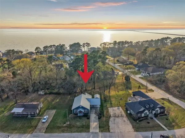 182 Bridgecrossing, Onalaska, TX 77360