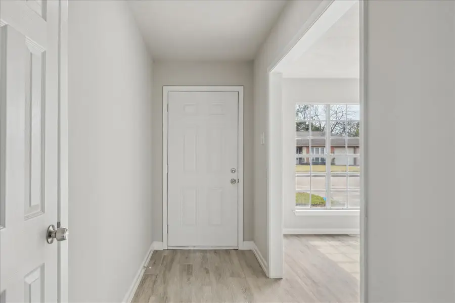 5922 Fontenelle Drive, Houston, TX 77035 - Image #3