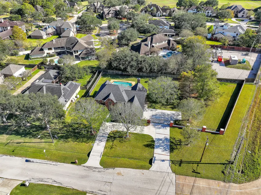 101 Oak Drive, Friendswood, TX 77546 - Image #2