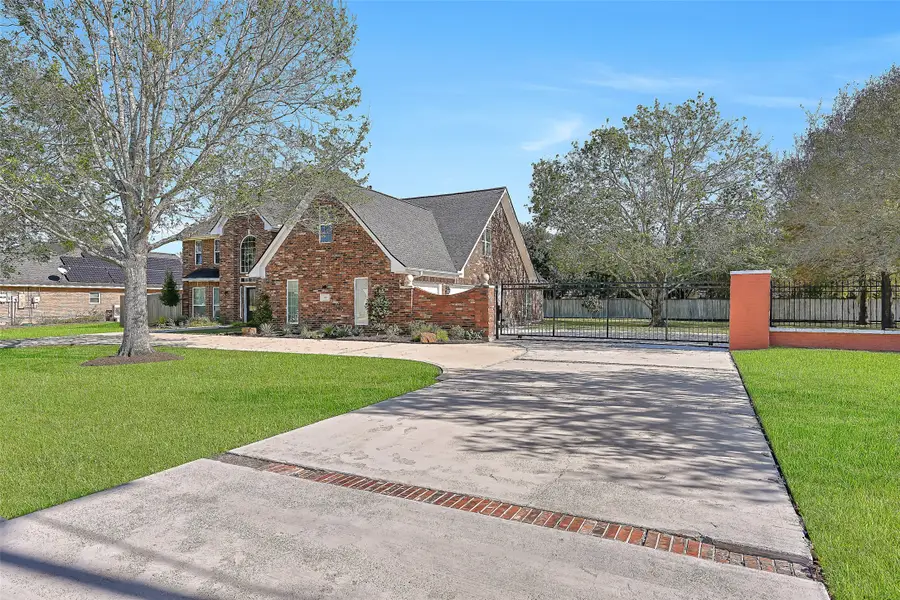 101 Oak Drive, Friendswood, TX 77546 - Image #3