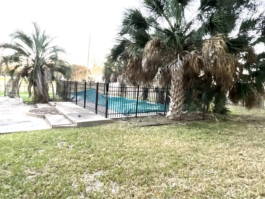 406 Hidden Creek Circle, Sealy, TX 77474 - #3