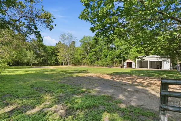 2377 Us Highway 190, Huntsville, TX 77340