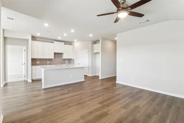 5220 Redbud Valley Drive, Pearland, TX 77584