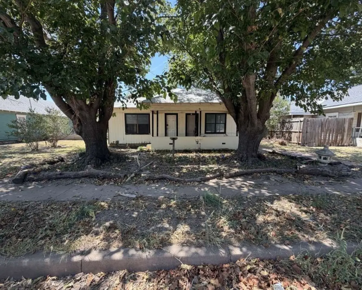 503 N Cedar Street, Seymour, TX 76380 - #1