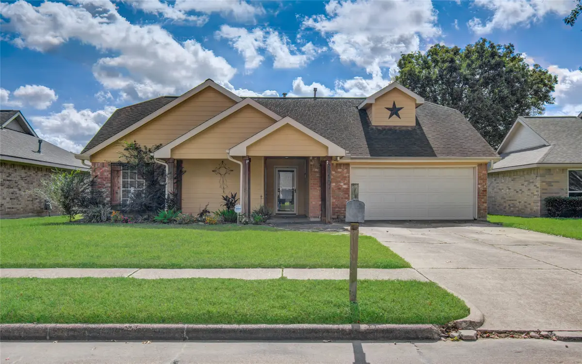 2010 Wildwood Drive, Deer Park, TX 77536 - Image #1