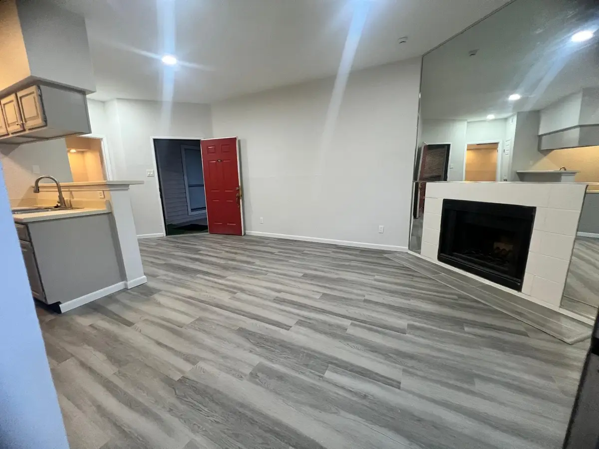 10855 Meadowglen Lane #903, Houston, TX 77042 - Image #1