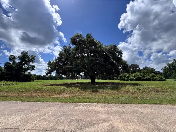 1156 Frontier Trail, Angleton, TX 77515