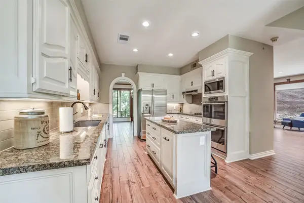 9566 Briar Forest, Houston, TX 77063-1007