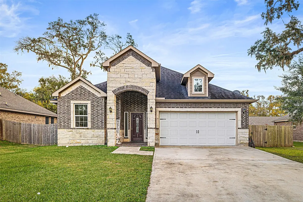 267 Freeman Boulevard, West Columbia, TX 77486 - #1