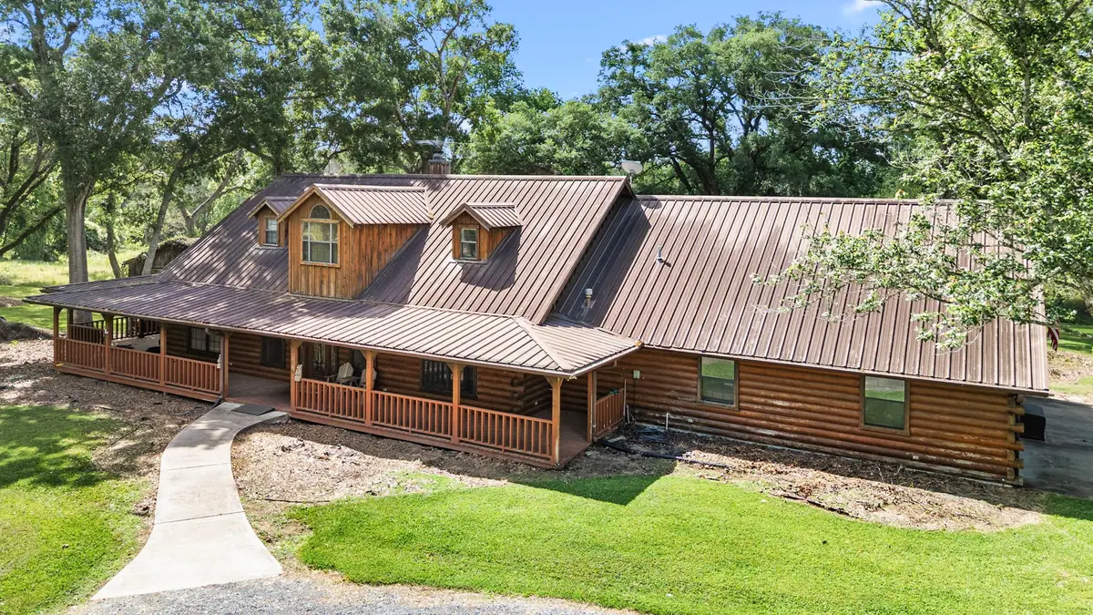 14626 Sycamore Circle, East Bernard, TX 77435 - Image #1