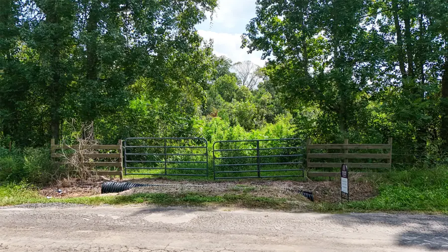 1401 County Road 2061, Hull, TX 77564 - Image #2