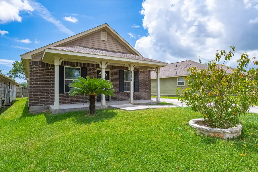 2621 31st Avenue N, Texas City, TX 77590 - #2