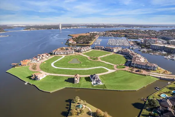 2502 Beacon Circle, League City, TX 77573