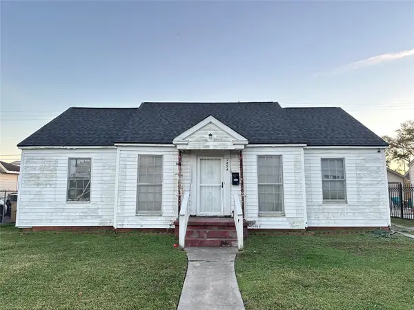 7434 Magnolia Street, Houston, TX 77023