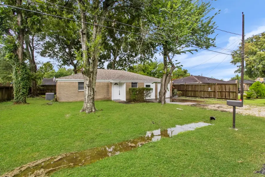 3114 Carolyn Street, Bacliff, TX 77518 - Image #3