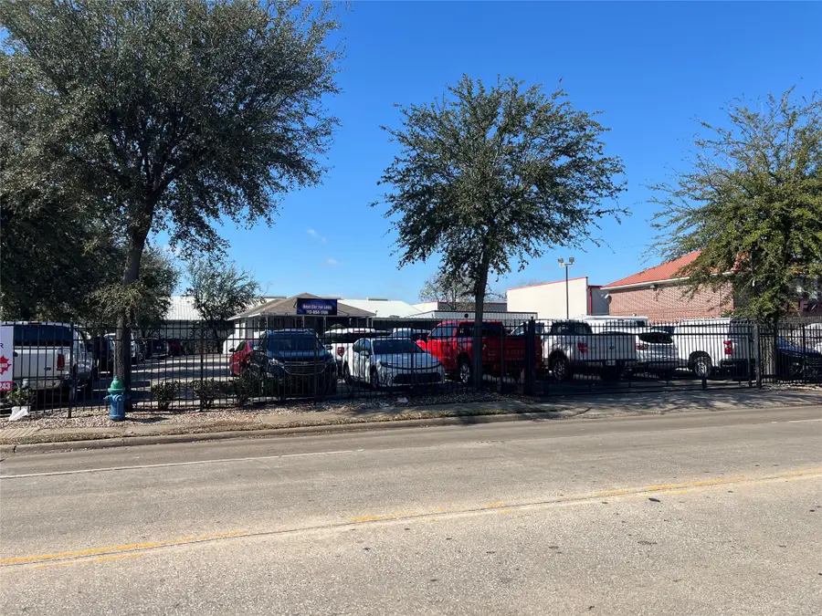 3410 Dunvale Road, Houston, TX 77063 - Image #2