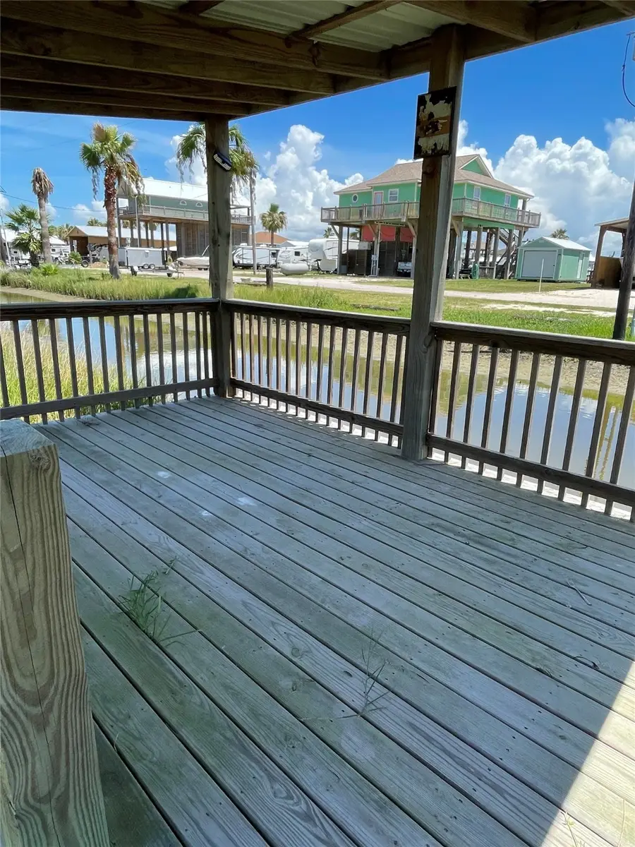 1204 N Monkhouse Drive, Crystal Beach, TX 77650 - Image #2