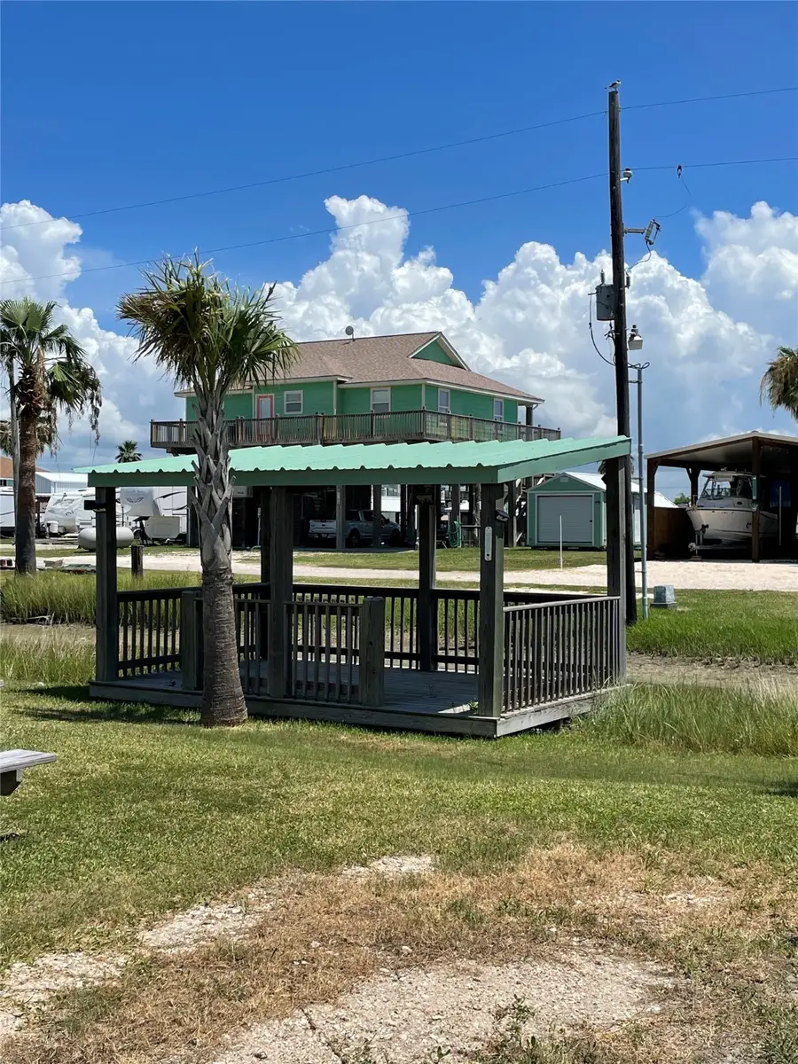 1204 N Monkhouse Drive, Crystal Beach, TX 77650 - Image #3