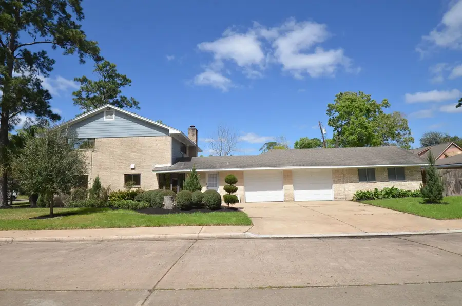 2711 Williamsburg Drive, Dickinson, TX 77539 - #3