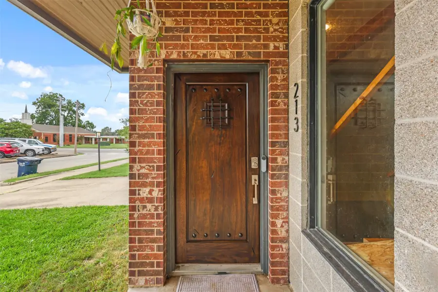 213 N Houston Avenue, Bryan, TX 77803 - Image #2