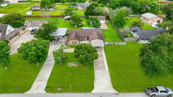 2608 Lazy Bend Street, Pearland, TX 77581