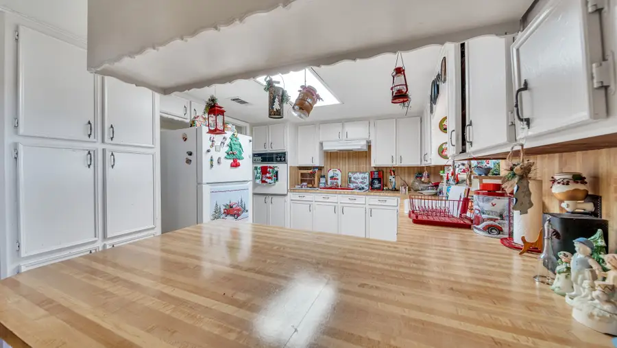 672 Bending Oaks Drive, Bellville, TX 77418 - #3