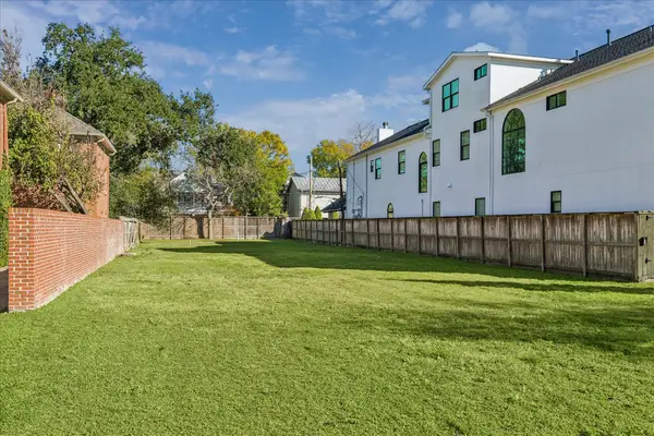 6425 Belmont Street, West University Place, TX 77005
