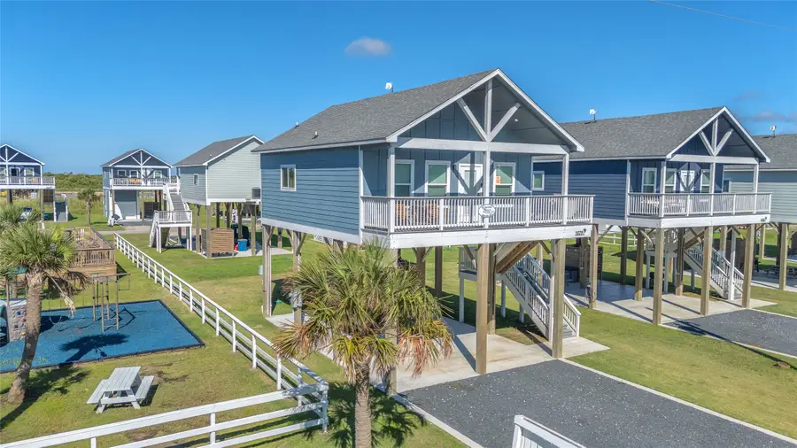 1079 Cedar Lane, Gilchrist, TX 77617 - Image #2