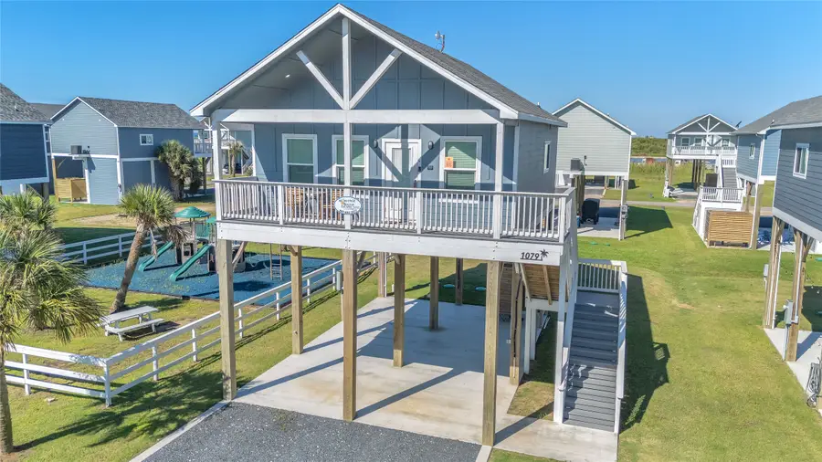 1079 Cedar Lane, Gilchrist, TX 77617 - Image #3