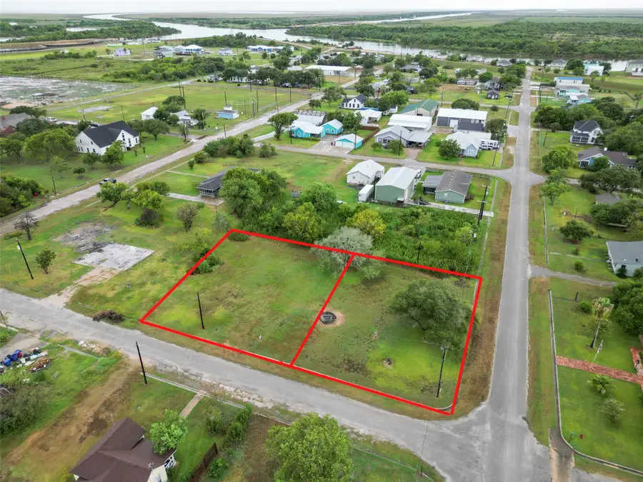 684 Mulberry Street, Matagorda, TX 77457 - Image #2