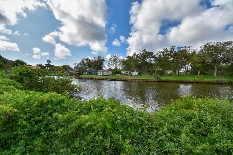 107 Private Road 649, Sargent, TX 77414 - #2