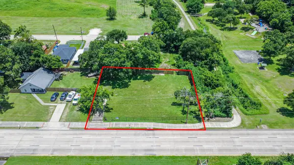 302 N Highway 146, Baytown, TX 77520