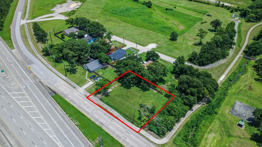 302 N Highway 146, Baytown, TX 77520 - #2