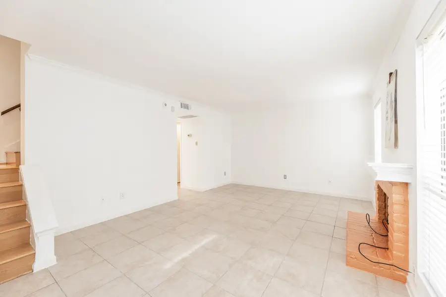 2120 Wilcrest Drive #107, Houston, TX 77042 - Image #2