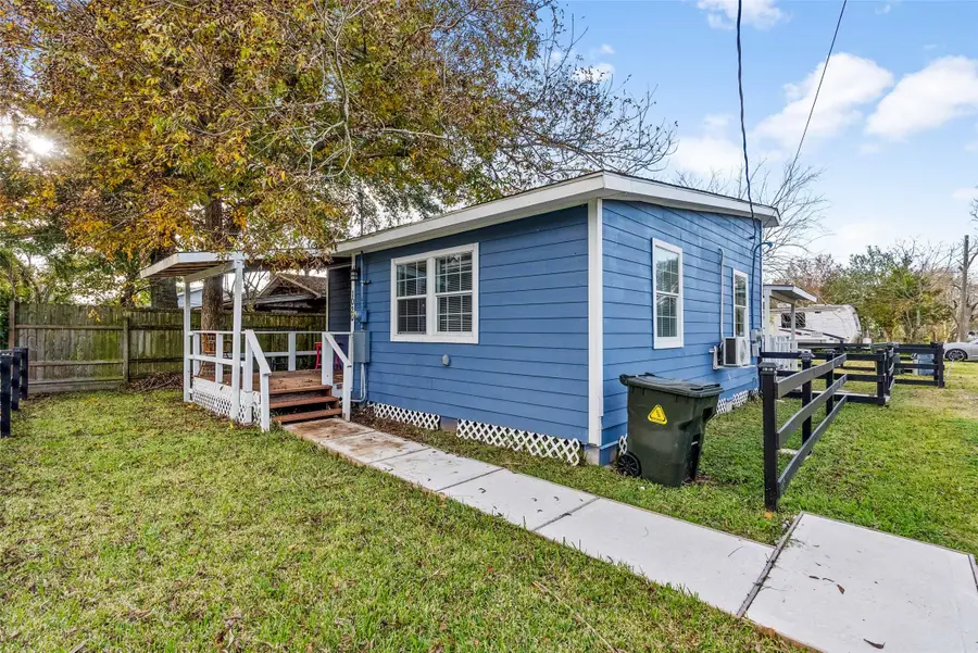 4126 Paladino Street, Bacliff, TX 77518 - #2