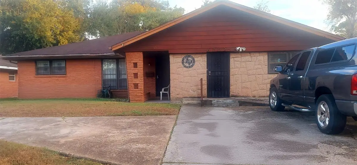 6762 Glen Rock Drive, Houston, TX 77087 - Image #1