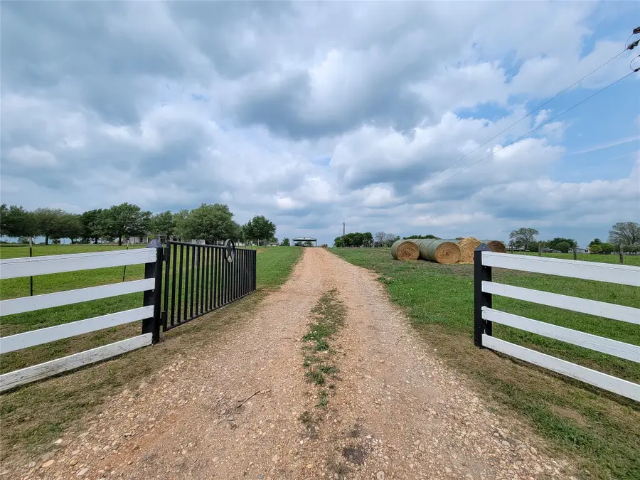 939 Old Nelsonville Road, Bellville, TX 77418 - Image #3
